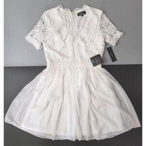 NWT Lulus Women's Sz M Angel In Disguise White Lace Skater Dress Scalloped Neck